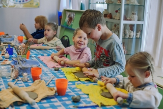 В какой детский сад можно записать ребенка? Набор в группы полного дня в "Гранатике", СПб