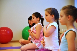 Йога для детей в СПб, Адмиралтейский район: актуальные направления в KidnessClub