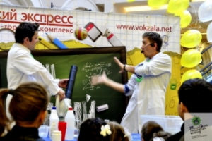 Как заинтересовать ребёнка в физике и химии? Обучение через развлечение с "Научным шоу профессора Николя"