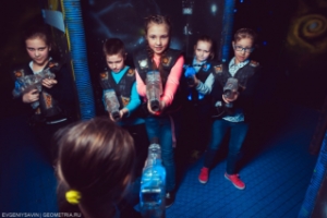 Лазертаг в подарок: 30 дополнительных минут для школьных классов в клубе "Портал-66", Екатеринбург