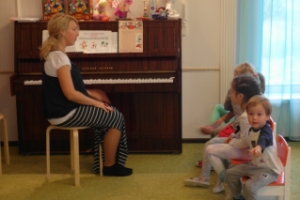 Занятия музыкой в Парголово: фортепиано и вокал для детей от 3 лет в "Винни-Пухе", СПб
