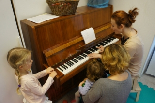 Куда отдать ребенка на вокал и музыку? Студия для детей от 4 лет на Мужества в СПб