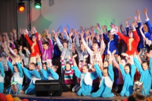 Фестиваль для всей семьи "Остров детства 2015" в "Гарден Сити" Лахта, СПб