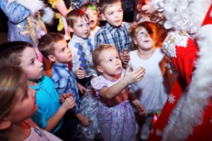 Новогодний праздник для детей в ресторане Puberty, СПб: "Волшебник Дед Мороз"