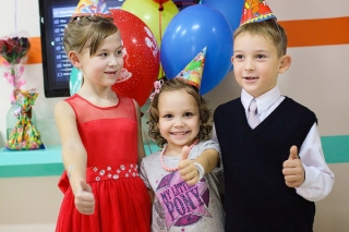 Скидка 20% на день рождения для постоянных клиентов сети детских парикмахерских "Воображуля" в Москве