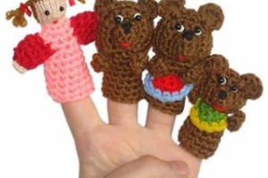 Где купить игрушки для пальчикового театра в Москве? Комплект "Маша и три медведя" в магазинах IQ Toy