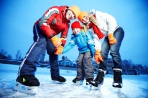 Скидка для семей с детьми на катке Mega Ice в СПб: акция "Здоровая семья"