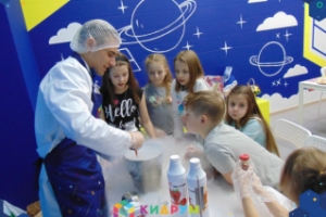 Аниматоры в СПб на детский день рождения, площадки для праздников, квесты и научные шоу в "Кидрум" на Горьковской