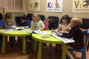 Когда начинать учить английский детям? Курсы английского для малышей в Москве