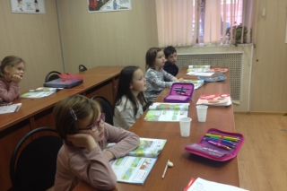 Как эффективно выучить английский язык: занятия для детей на курсах "Английский от англичан" в Москве