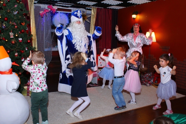 Новогодний спектакль для малышей "Соня, Снюсь и Новый Год" в "Кидбурге Новосибирск"