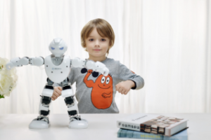 Что подарить ребенку на Новый год? Умного и веселого робота Alpha 1 Pro!
