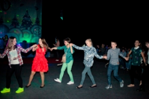 Новогодняя дискотека для детей на Ленфильме в СПб от "АСМ-Арт": как это было, фото