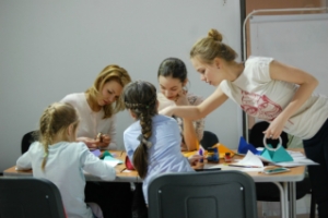 Театральные мастер-классы для детей "Улица с историями" в СПб от "АСМ-Арт", фото