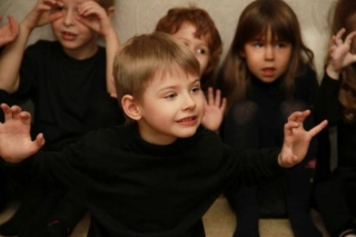 Театральные занятия для детей 3-8 лет в "Изюминке", Петербург
