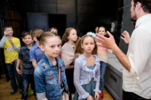 Экскурсия за кулисы театра "Балтийский дом" для детей в СПб