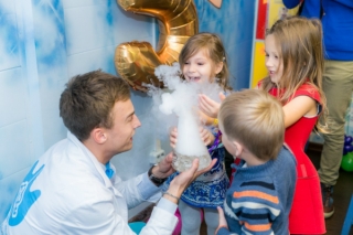 Подарите космические и химические развлечения на детский праздник в Санкт-Петербурге