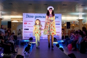 Фотосъемка детей и мам в дизайнерских нарядах и модный показ детской одежды в ТРК "Гранд Каньон", СПб
