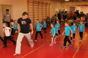 Гимнастика, тхэквондо, танцы, ролики - занятия для детей в клубе "Новая история" в СПб, фотоотчет