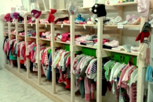 Самый большой в Юго-Восточной Финляндии магазин-секондхэнд детской одежды в Котке - Vadelmatarha