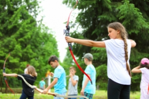 Фотографии спортивных программ для детей в летнем лагере "Евроклуб"