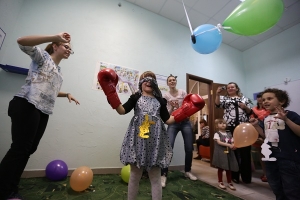 Праздники на английском языке для детей в Санкт-Петербурге: фотоотчет с Пасхальной вечеринки школы ICS 