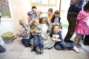Праздники на английском языке для детей в Санкт-Петербурге: фотоотчет с Пасхальной вечеринки школы ICS 