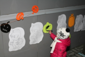 Детские праздники на английском: фотоотчет с вечеринки на Хэллоуин 2014 от клуба VokiToki, Москва