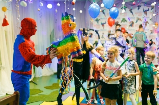 Пиньята на день рождения ребенка в "Музеусе" в СПб