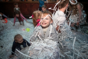 Бумажное шоу на детский день рождения - праздник в "Тики-Баре", Москва