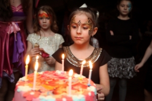 Где заказать праздничный торт на день рождения ребёнка в Москве?