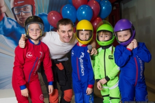 Развлечения и спортивные занятия для детей от 4 лет в Санкт-Петербурге в аэротрубе FlyStation