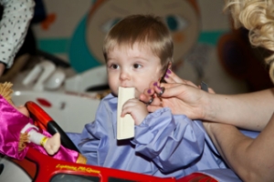 Первая стрижка ребенка: услуга парикмахерской "Воображуля"