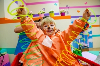 Детская парикмахерская в Перми: как превратить стрижку ребенка в развлечение? 