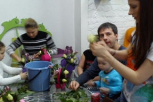 Мастер-класс по флористике для детей и родителей в арт-центре "Ё kids" в СПб, фото