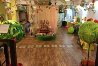 Детские праздники, развивающие занятия, театральная студия в Приморском районе СПб: новый адрес клуба "Дубы-Колдуны"