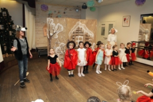 Мюзикл "Красная шапочка" в детском клубе "Талантвилль", Москва, фото 