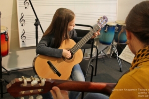 Где научиться играть на гитаре в СПб? Школа классической гитары Детской Академии Театра и Кино