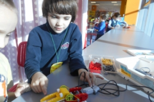 Фотографии: легоконструирование и робототехника в СПб для детей 5-12 лет
