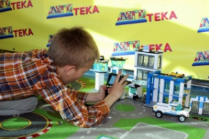 Как снять лего-мультик: мастер-классы по лего-мультипликации в "Леготеке", СПб