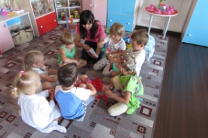 Английский с носителем языка в Челябинске - занятия для детей в частном детском саду "Колибри"