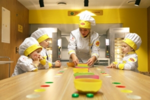 Необычные профессии для детей в "Кидзании", Москва, на чайной плантации и фабрике Lipton