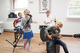 Музыкальные занятия для детей и подростков на Достоевской, Москва